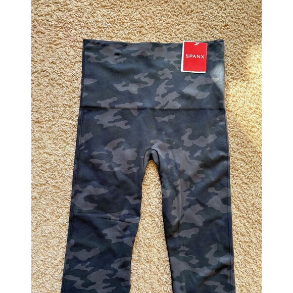 New SPANX Camo Look At Me Now Seamless Leggings XS limited edition - Picture 5 of 8